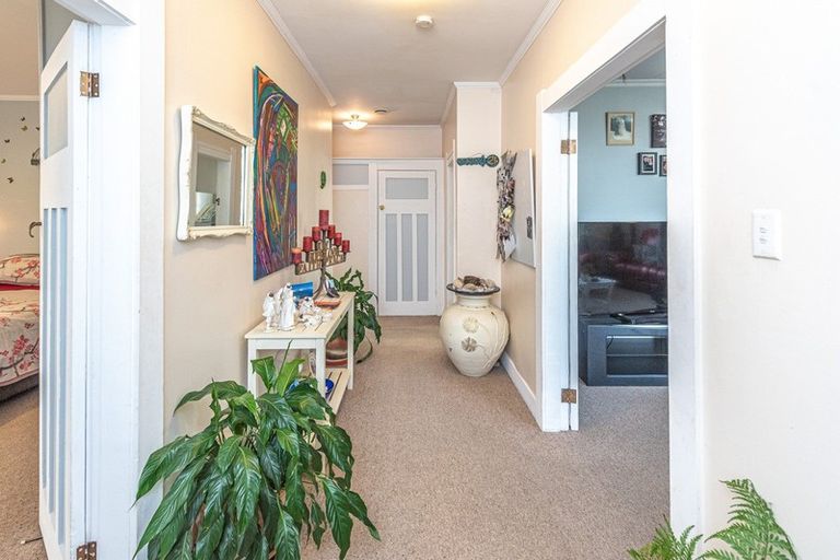 Photo of property in 28 Kawatiri Avenue, Gonville, Whanganui, 4501