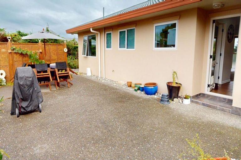 Photo of property in 3 Norna Grove, Waikawa Beach, Levin, 5573