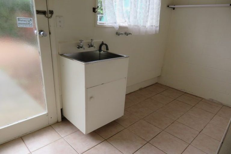 Photo of property in 2/1 Bramley Drive, Farm Cove, Auckland, 2012