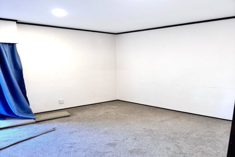 Photo of property in 1/82 Stanniland Street, Sunnyhills, Auckland, 2010