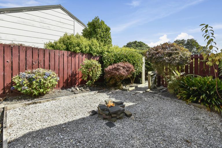 Photo of property in 12 Seaward Place, Wattle Downs, Auckland, 2103