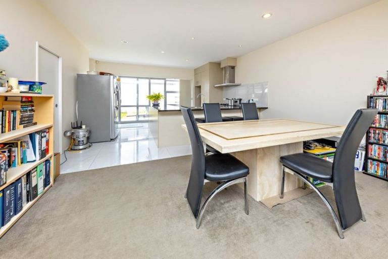 Photo of property in 87 Popokatea Drive, Takanini, 2112