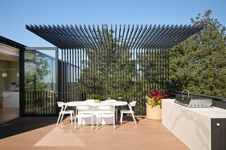 Photo of property in 6 Island Bay Road, Beach Haven, Auckland, 0626