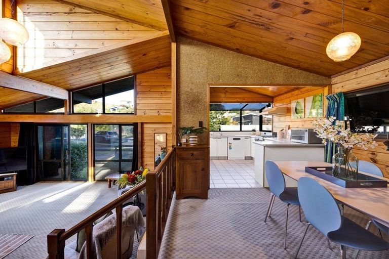 Photo of property in 8 Marchant Place, Westown, New Plymouth, 4310