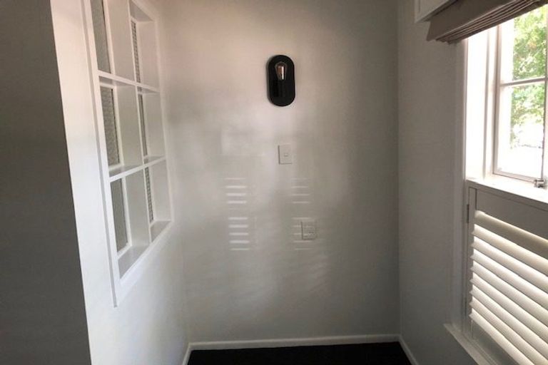 Photo of property in 82 Exmouth Road, Northcote, Auckland, 0627