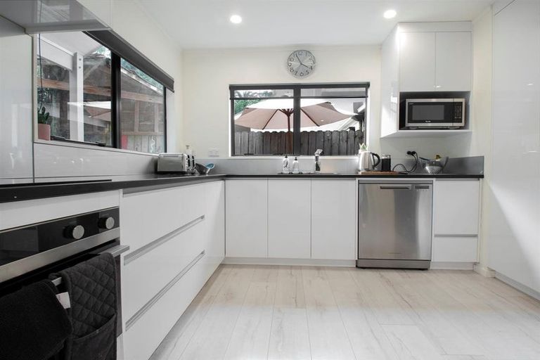 Photo of property in 1/110 Nigel Road, Browns Bay, Auckland, 0630