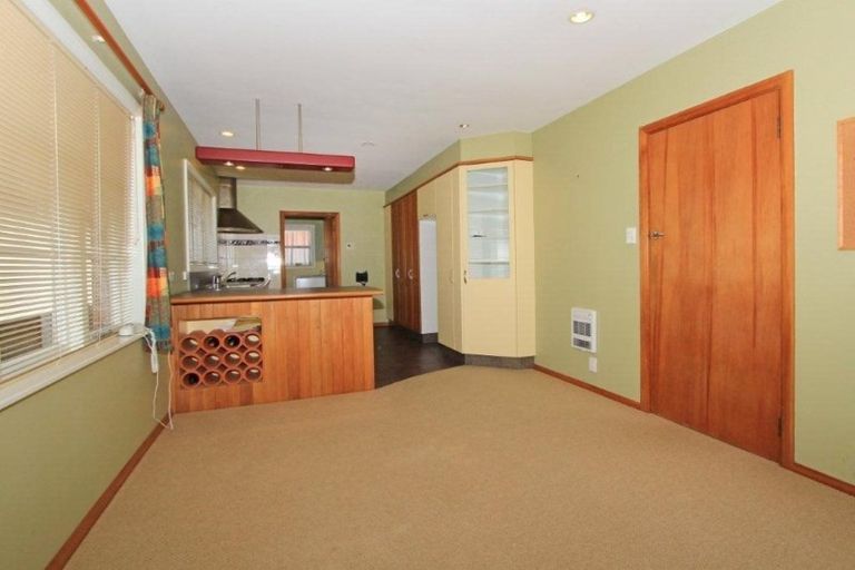 Photo of property in 37 Fairfield Avenue, Fairfield, Lower Hutt, 5011