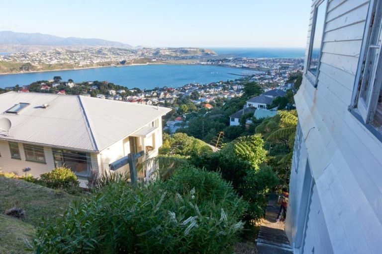 Photo of property in 2/24 Akatea Street, Berhampore, Wellington, 6023