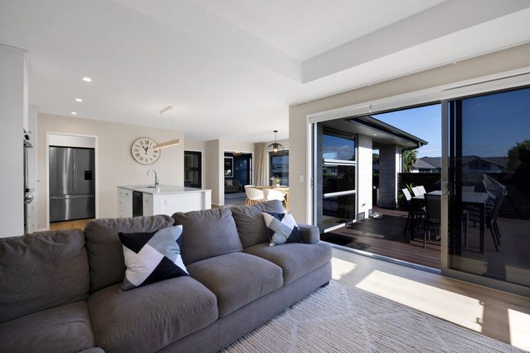 Photo of property in 52 Links Drive, Waiwhakaiho, New Plymouth, 4312