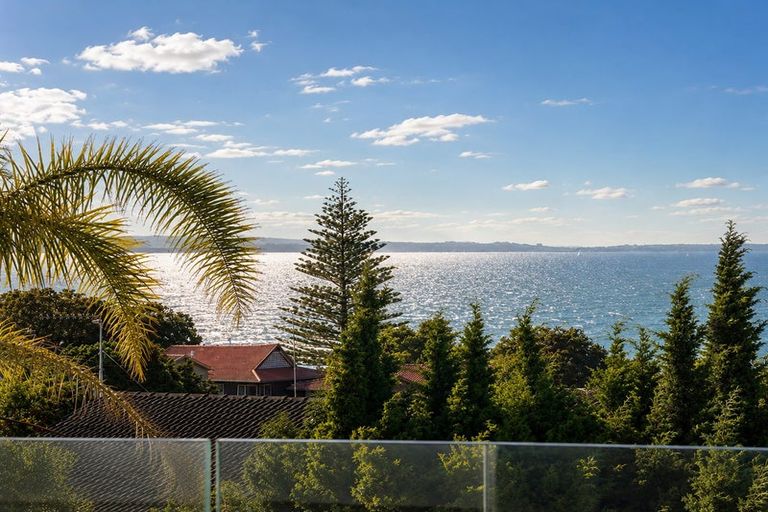 Photo of property in 276 Lake Road, Hauraki, Auckland, 0622