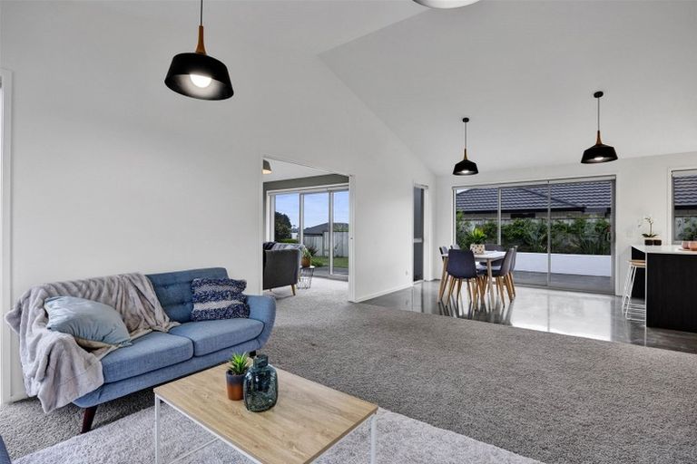 Photo of property in 22 Keene Drive, Bell Block, New Plymouth, 4312