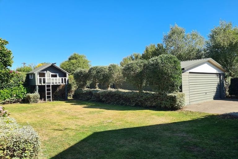 Photo of property in 7 Brookby Crescent, Avonhead, Christchurch, 8042