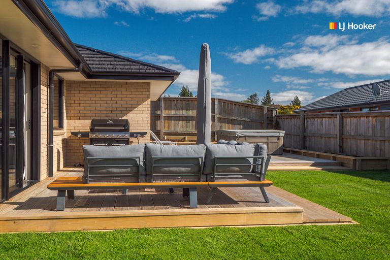 Photo of property in 83 Grandvista Drive, Green Island, Dunedin, 9018