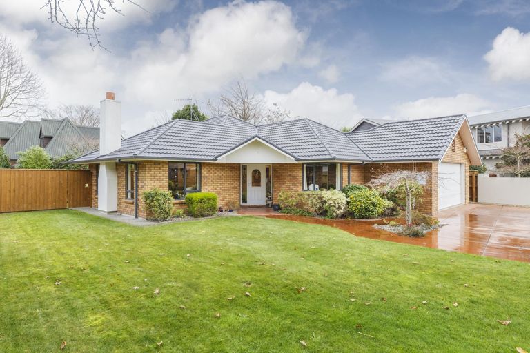 Photo of property in 5 Pastoral Lane, Hokowhitu, Palmerston North, 4410