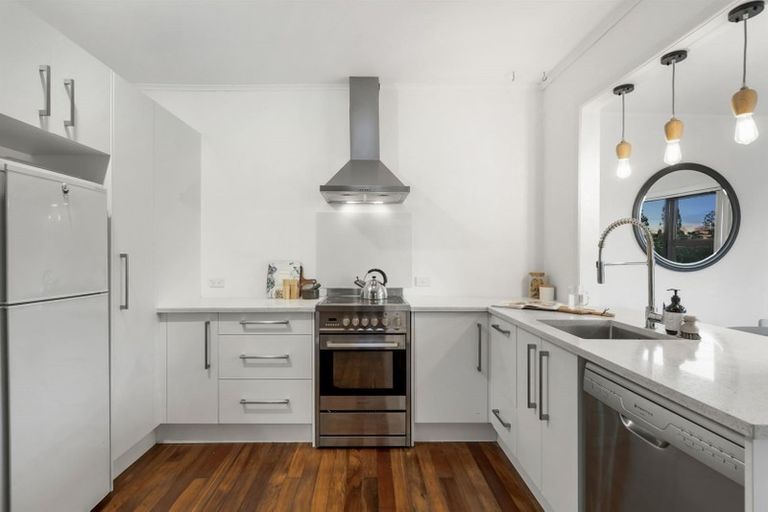 Photo of property in 2/177 Mokoia Road, Birkenhead, Auckland, 0626