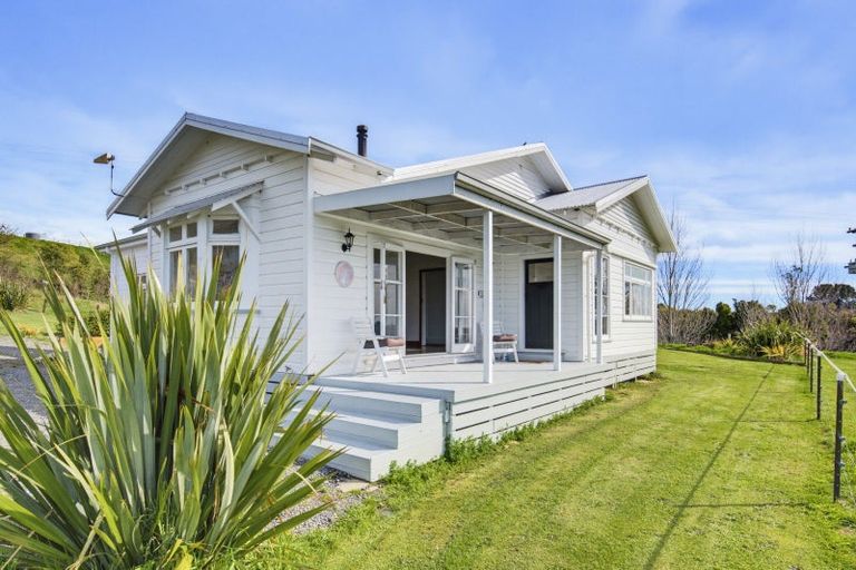 Photo of property in 75 Heights Road, Shannon, Palmerston North, 4474