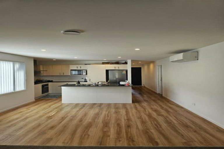 Photo of property in 20 Castlepoint Avenue, Takanini, 2110