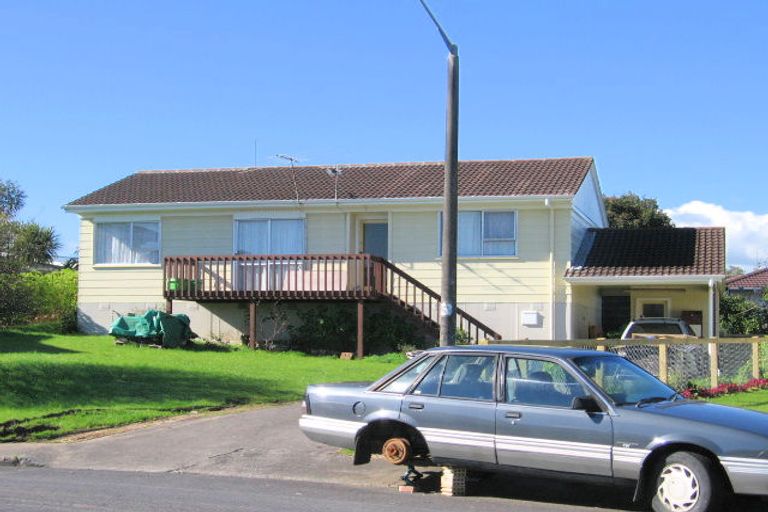 Photo of property in 23 Caserta Place, Clover Park, Auckland, 2023