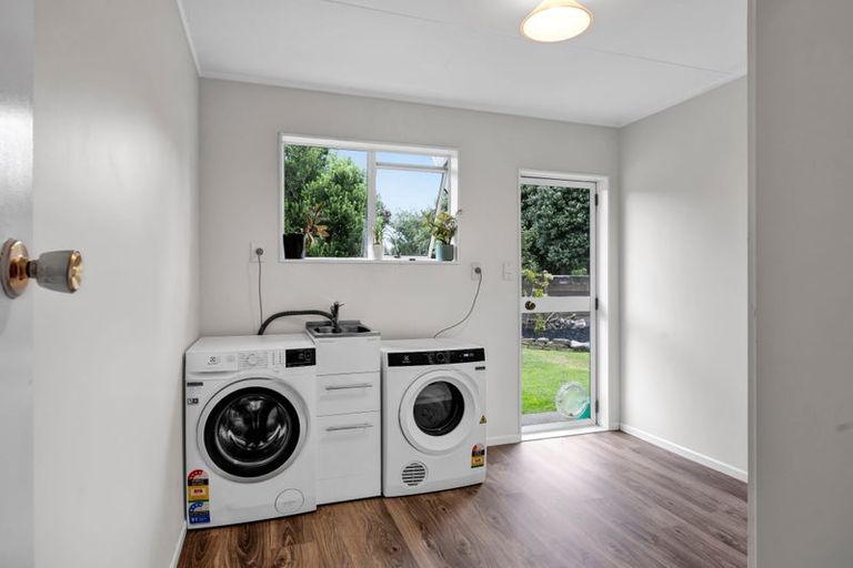 Photo of property in 11 Matai Place, Hawera, 4610