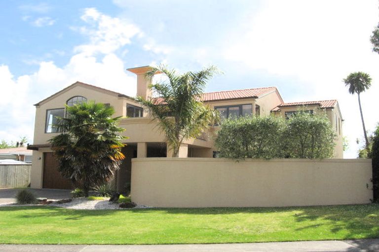 Photo of property in 20b Grand Vue Road, Kawaha Point, Rotorua, 3010