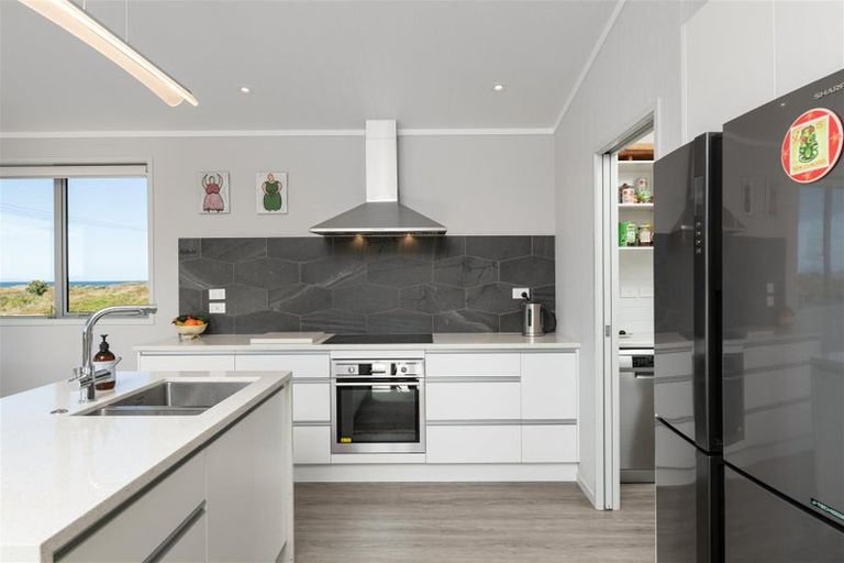 Photo of property in 912a Papamoa Beach Road, Papamoa Beach, Papamoa, 3118