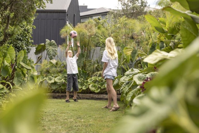 Photo of property in 5 Marjorie Lane, Papamoa Beach, Papamoa, 3118