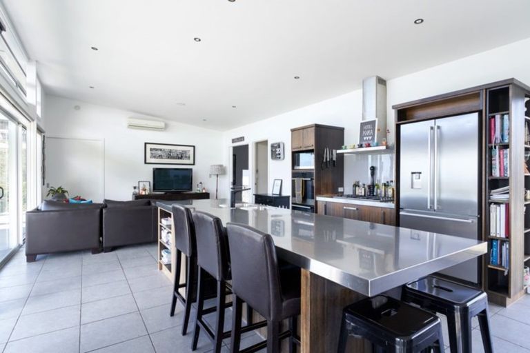 Photo of property in 6 Te Roera Drive, Taradale, Napier, 4112