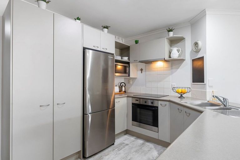 Photo of property in Paramount Apartments, 21/281 Maunganui Road, Mount Maunganui, 3116