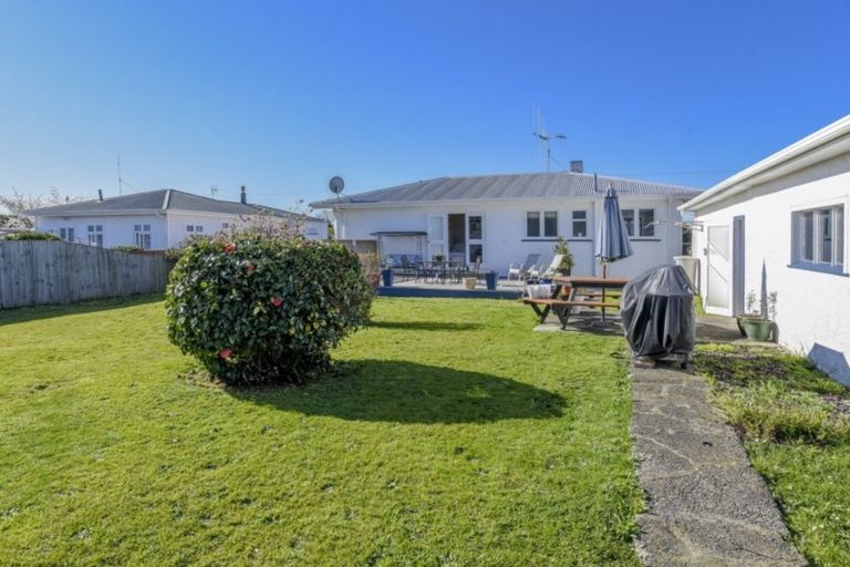 Photo of property in 27 Hannan Street, Levin, 5510