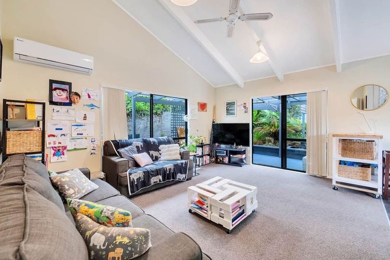 Photo of property in 1a Lesa Annis Place, Henderson, Auckland, 0612
