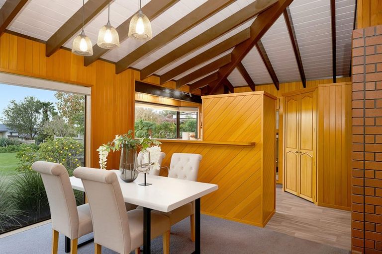 Photo of property in 65 Rhinevale Close, Henderson, Auckland, 0612
