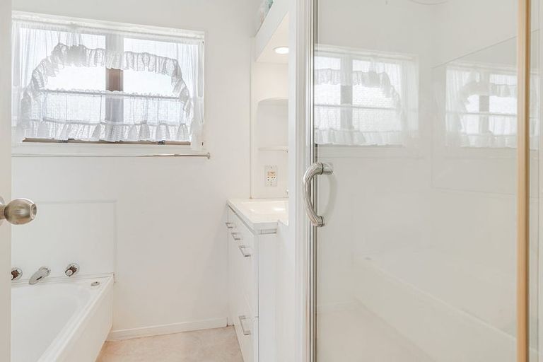 Photo of property in 6 Titoki Place, Pukete, Hamilton, 3200