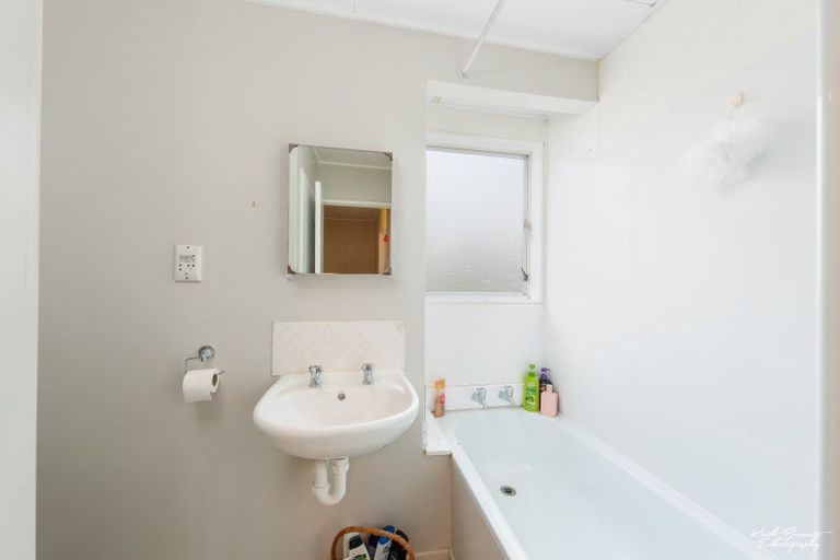 Photo of property in 8j Montgomery Crescent, Clouston Park, Upper Hutt, 5018