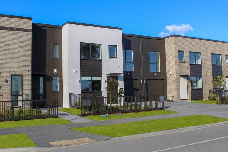 Photo of property in 7 Pepene Avenue, Takanini, 2112