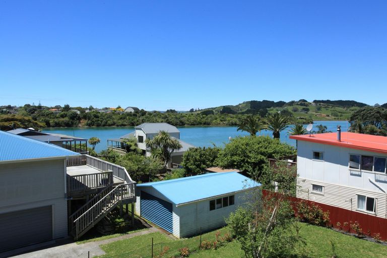 Photo of property in 44 Wainui Road, Raglan, 3225