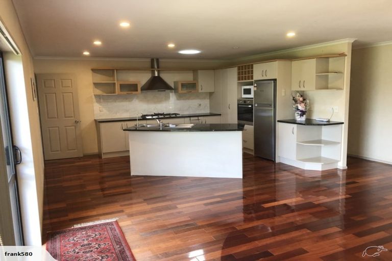 Photo of property in 15 Belcoo Crescent, East Tamaki, Auckland, 2013