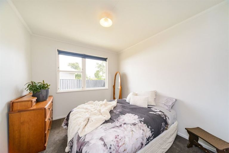 Photo of property in 22 Rhodes Drive, Kelvin Grove, Palmerston North, 4414
