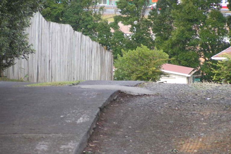 Photo of property in 1/24 Lyttelton Avenue, Forrest Hill, Auckland, 0620