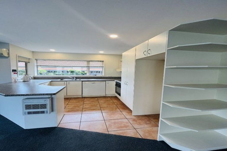 Photo of property in 8 Ridgewood Place, Shirley, Christchurch, 8061