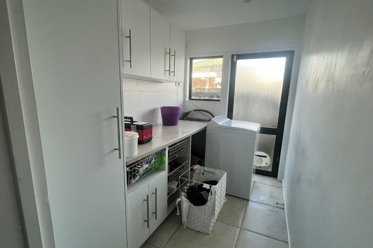 Photo of property in 48 Lakeside Drive, Orewa, 0931