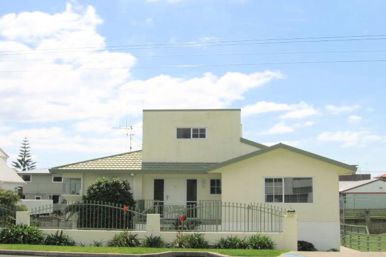 Photo of property in 1141 Papamoa Beach Road, Papamoa Beach, Papamoa, 3118