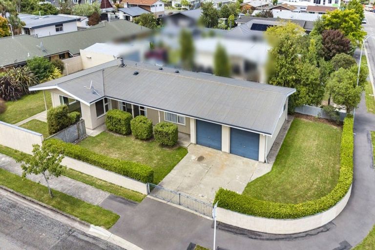 Photo of property in 14 Fraser Place, Rangiora, 7400