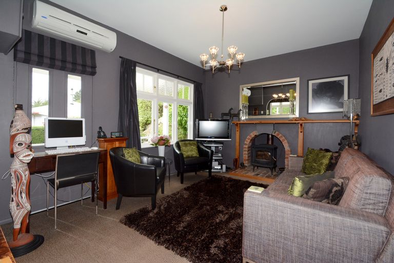 Photo of property in 17 Harbour Terrace, Careys Bay, Port Chalmers, 9023