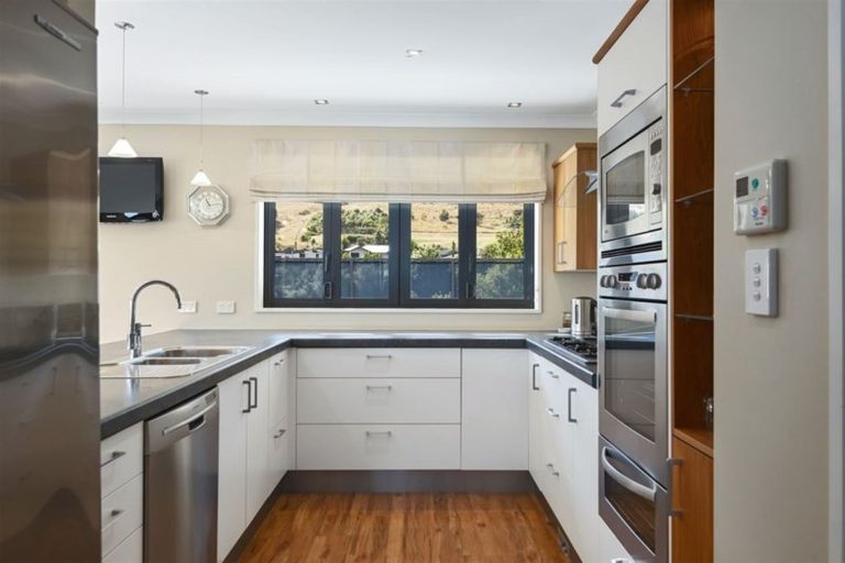 Photo of property in 8 Morgans Valley, Heathcote Valley, Christchurch, 8022