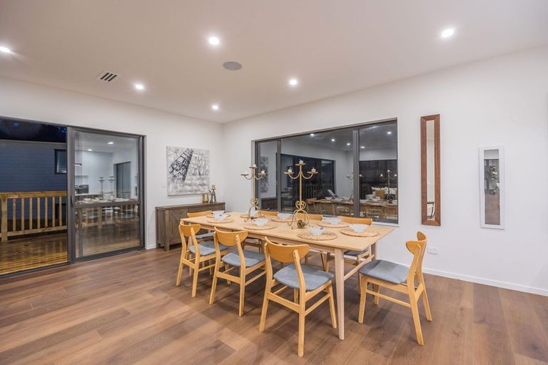 Photo of property in 5 Paitry Place, Swanson, Auckland, 0614