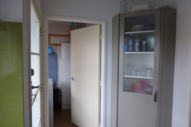 Photo of property in 46 La Rosa Street, Green Bay, Auckland, 0604