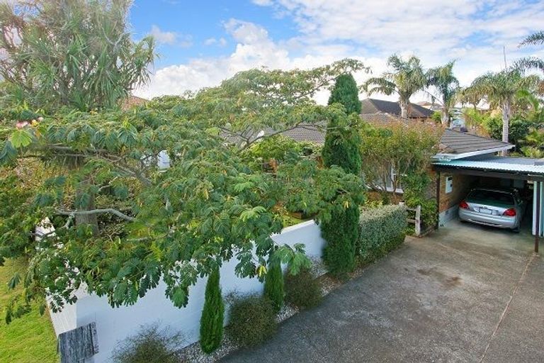 Photo of property in 1/9 Devon Road, Bucklands Beach, Auckland, 2012