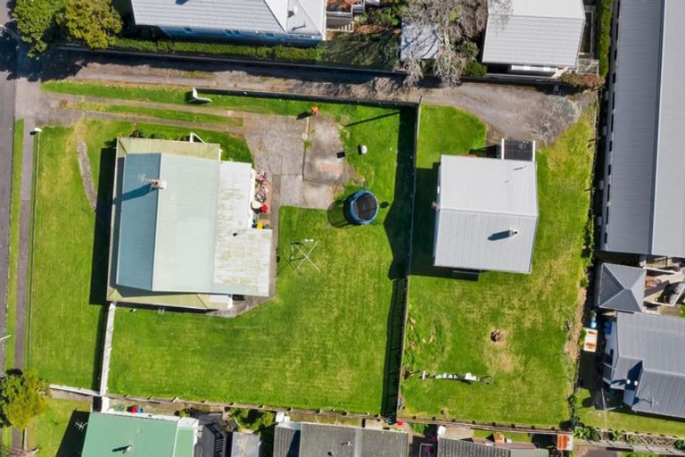 Photo of property in 137 Lemon Street, Strandon, New Plymouth, 4312