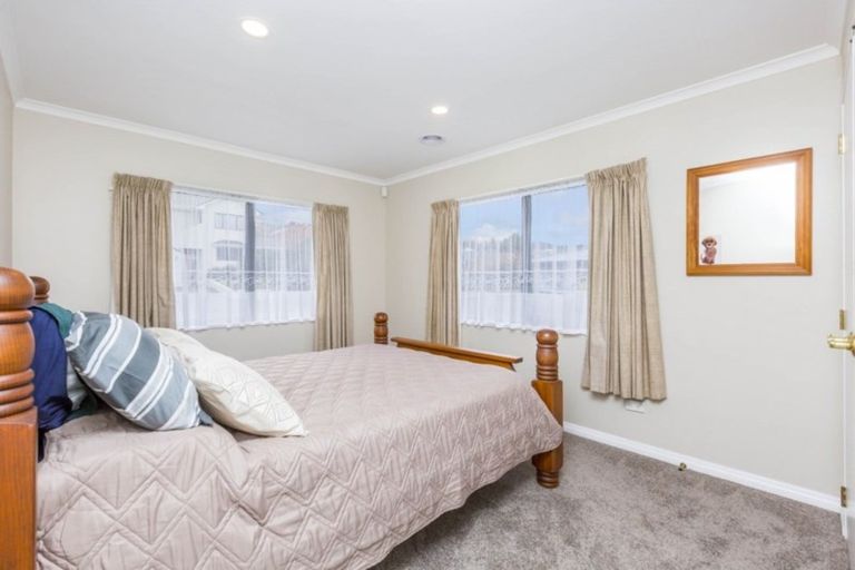 Photo of property in 17 Birkinshaw Grove, Riverstone Terraces, Upper Hutt, 5018