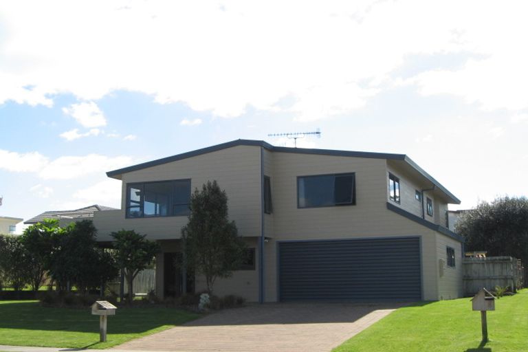 Photo of property in 10 Rangitukehu Street, Ohope, 3121